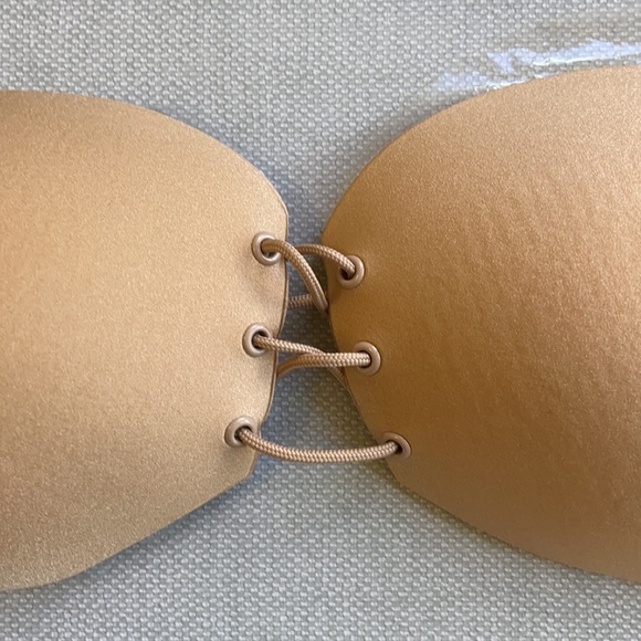 New Adhesive bra - Picture 2 of 8